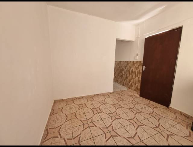 2 BEDROOM HOUSE FOR SALE IN MONTFORD